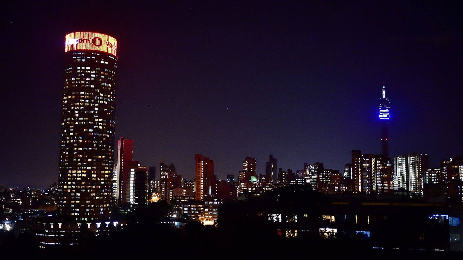 Skyline van Johannesburg met de ronde Ponte-toren
