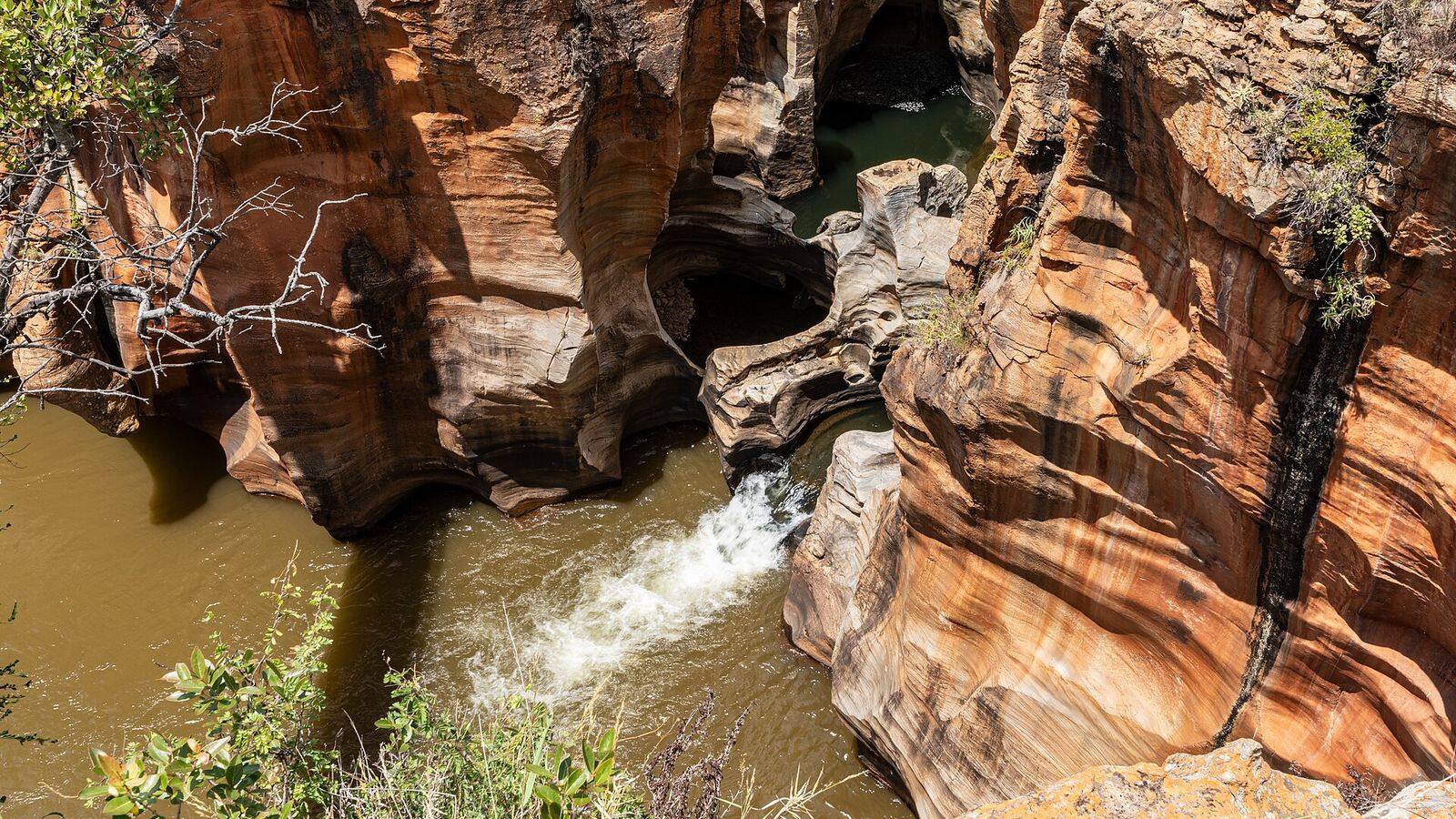 Door water uitgesleten rotsgaten bij Bourke's Luck Potholes